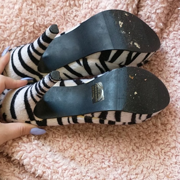 SOLD ON FACEBOOK MARKETPLACE - Picture 7 of 9